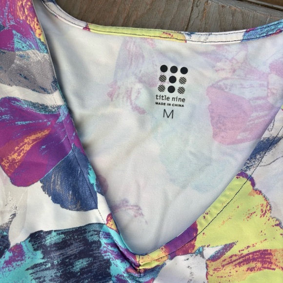 Title Nine sleeveless bright floral print | size medium - Picture 2 of 5